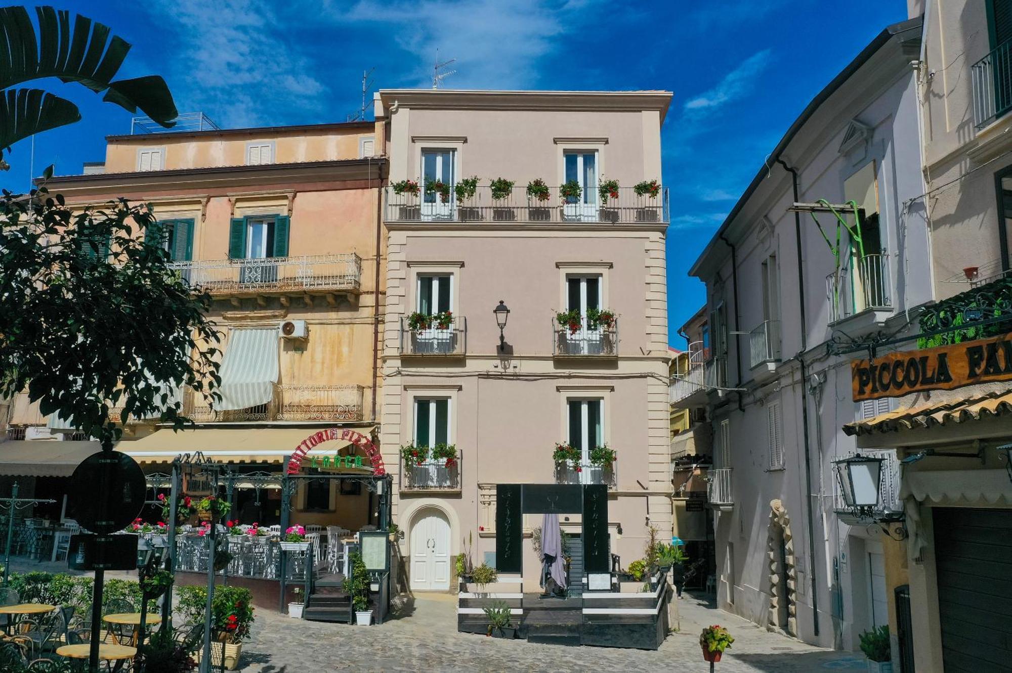 La Divina - Free Parking - Bed and Breakfast Tropea Buitenkant foto